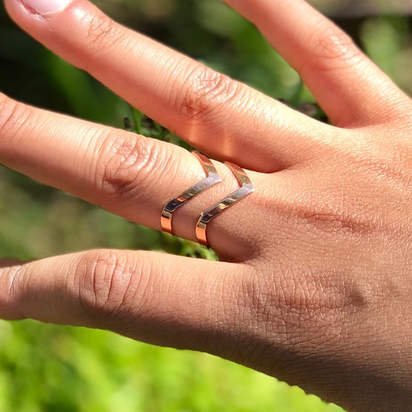 2 row 18k Gold chevron Ring stacking ring for her - Picture 2 of 6